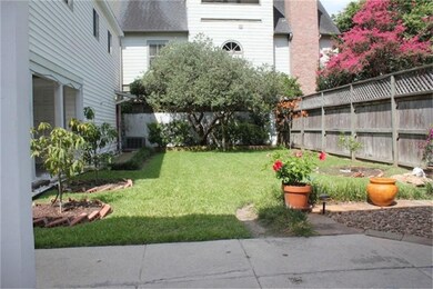 2500 Mandell St, Houston, TX 77006 - photo 4