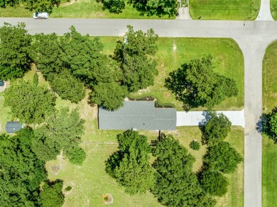 34605 Bernice Dr, Pinehurst, TX 77362 - photo 7