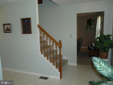 8 Ice House Dr, Stewartstown, PA 17363 - photo 2