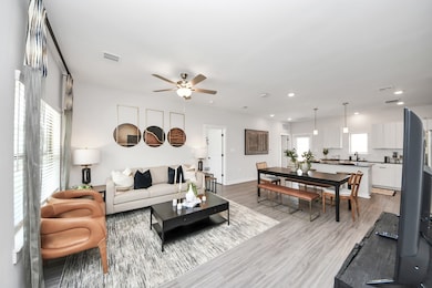 7711 Longmire Rd unit 2, Conroe, TX 77304 - photo 3