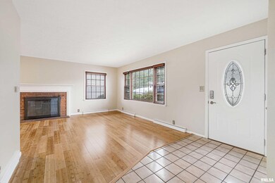 1904 Elmwood Ln, Bettendorf, IA 52722 - photo 4