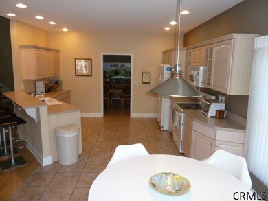 9 Guilder Ct, Albany, NY 12211 - photo 5