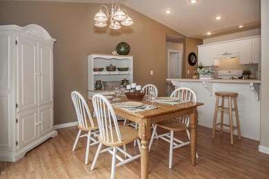 527 SE Neptune Ave, Lincoln City, OR 97367 - photo 4