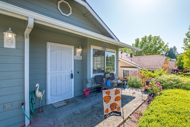 3005SWUniversityRd-008