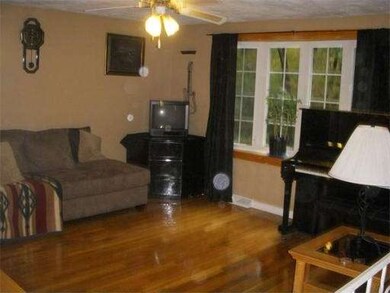 13 Phillips Ave, Wilmington, MA 01887 - photo 5