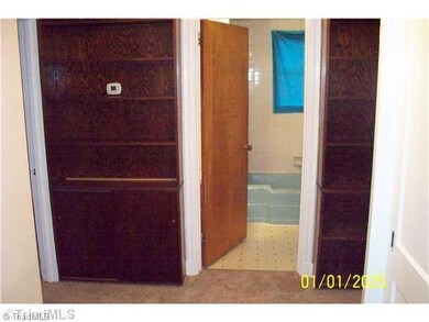 5636 Trotter Country Rd, High Point, NC 27263 - photo 4