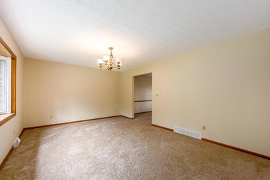 5379 Vinewood Ct, Columbus, OH 43229 - photo 4