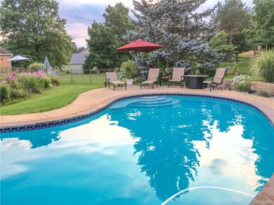 2817 Meadow Ln, Schnecksville, PA 18078 - photo 2