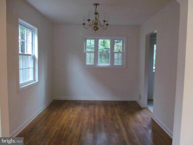 212 E Taylor Run Pkwy, Alexandria, VA 22314 - photo 5