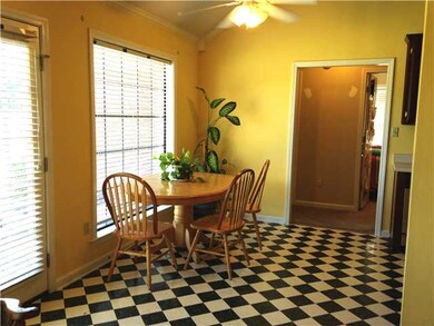 BREAKFAST ROOM