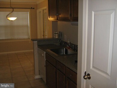 800 Amber Tree Ct unit 101, Gaithersburg, MD 20878 - photo 4