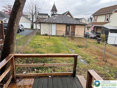 310 1st St, Slatington, PA 18080 - photo 3