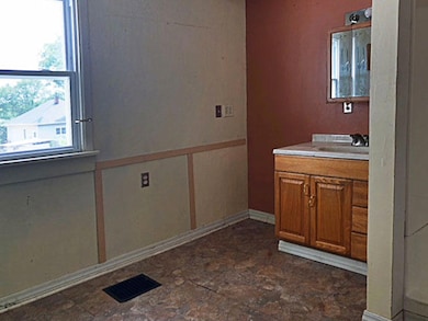 1120 Concannon St, Moberly, MO 65270 - photo 6