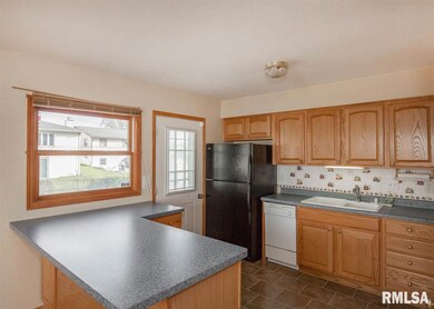 2713 Heather Ln, Bettendorf, IA 52722 - photo 6