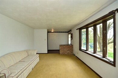 LIVING ROOM - a light filled space thanks to the m