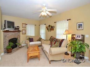 Livingroom with Cozy Fireplace