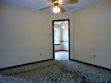 FORMAL DINING