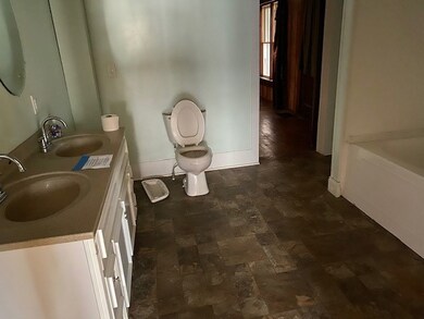 1010 W Saint Louis Ave, Effingham, IL 62401 - photo 4