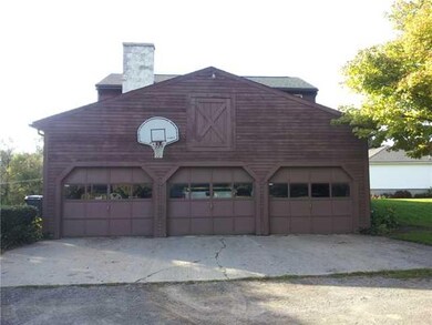 Parking Lot/Garage