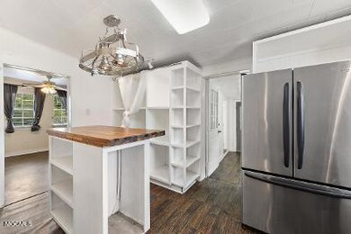 418 Washington St, Bay Saint Louis, MS 39520 - photo 6