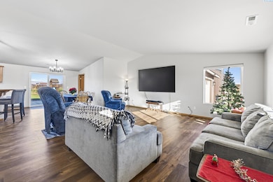 1621 Alexander Rd, Sunnyside, WA 98944 - photo 4