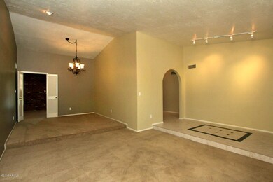 Dining room & entry