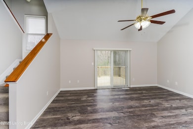 9805 River Trail Dr, Louisville, KY 40229 - photo 4