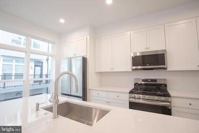 2136 Tysons Ridgeline Rd, Pimmit Hills, VA 22043 - photo 6