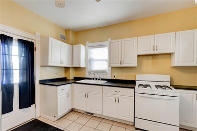 1126 1st St SW, Cedar Rapids, IA 52404 - photo 4