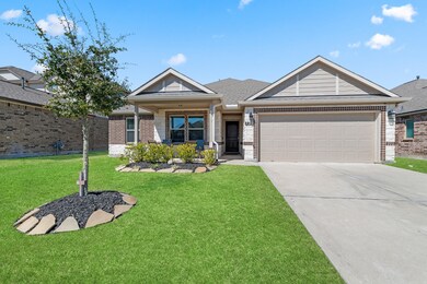 730 Rim Water Dr, Alvin, TX 77511 - photo 2