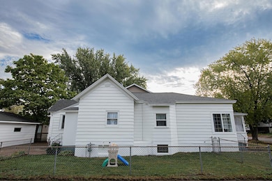 1176 W 4th St, Winona, MN 55987 - photo 4