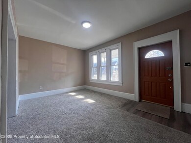 1102 Dartmouth St, Scranton, PA 18504 - photo 4