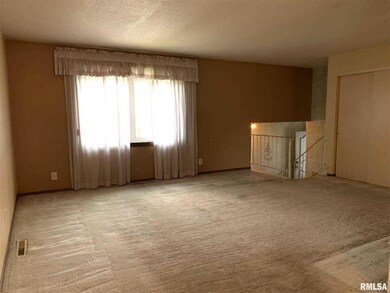 1915 W 66th St, Davenport, IA 52806 - photo 6