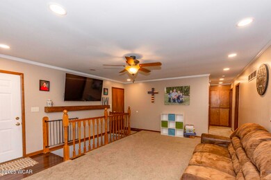 710 N Blackhoof St, Wapakoneta, OH 45895 - photo 6