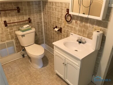 407 W Church St, West Unity, OH 43570 - photo 6