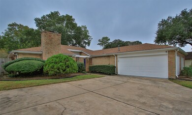 6115 Elkwood Forest Dr, Houston, TX 77088 - photo 2