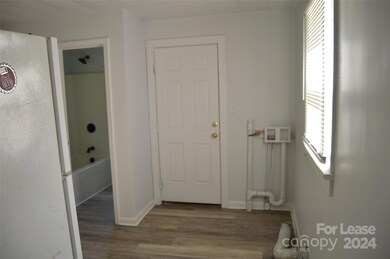 517 S Elm St, Statesville, NC 28677 - photo 7