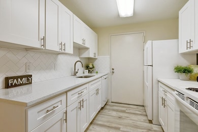 42 Silver Hill Ln unit 4, Natick, MA 01760 - photo 5