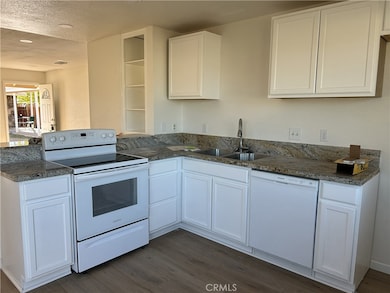 15784 Wanaque Rd unit C, Apple Valley, CA 92307 - photo 5