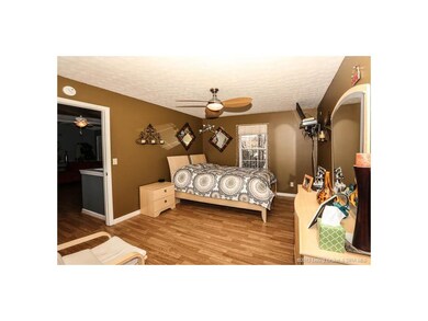 4226 Glenbrook Ct, New Albany, IN 47150 - photo 4