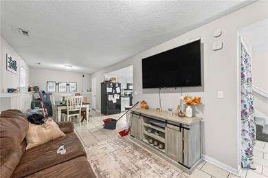 725 Chestnut St, Leavenworth, KS 66048 - photo 3