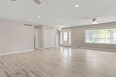 4401 S Stonecrest Cir, Saint Joseph, MO 64506 - photo 7