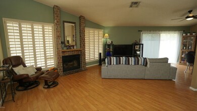 7 - VIEW FROM ENTRY