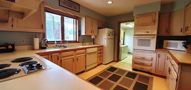 316 W Ann St, Milford, PA 18337 - photo 4