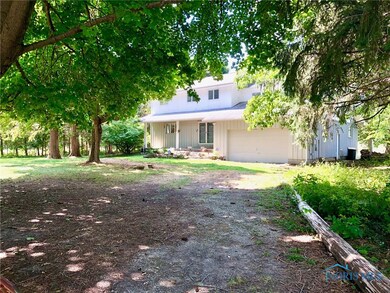 Long driveway for ample parking