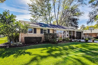 488 W Fremont Ave, Elmhurst, IL 60126 - photo 2