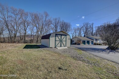 152 E Cardinal St, Lewisburg, PA 17837 - photo 4