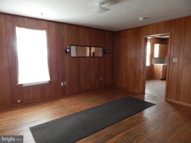 243 N Washington St, Berkeley Springs, WV 25411 - photo 7