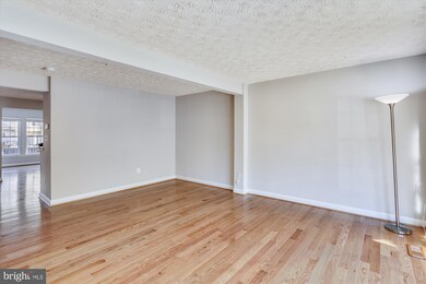 2716 Mapleview Ct, Odenton, MD 21113 - photo 5