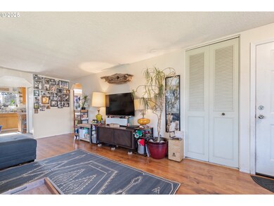 3211 S E Ct, Springfield, OR 97478 - photo 5